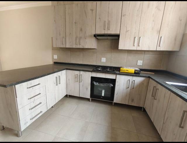 3 BEDROOM TOWNHOUSE FOR SALE IN WATERVAL EAST